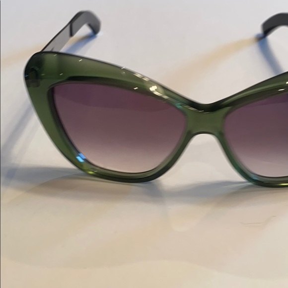 Sunglasses from London - Picture 4 of 5